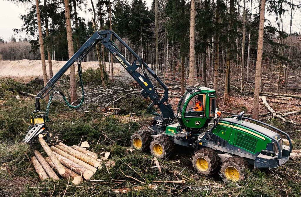 Harvester im Forsteinsatz